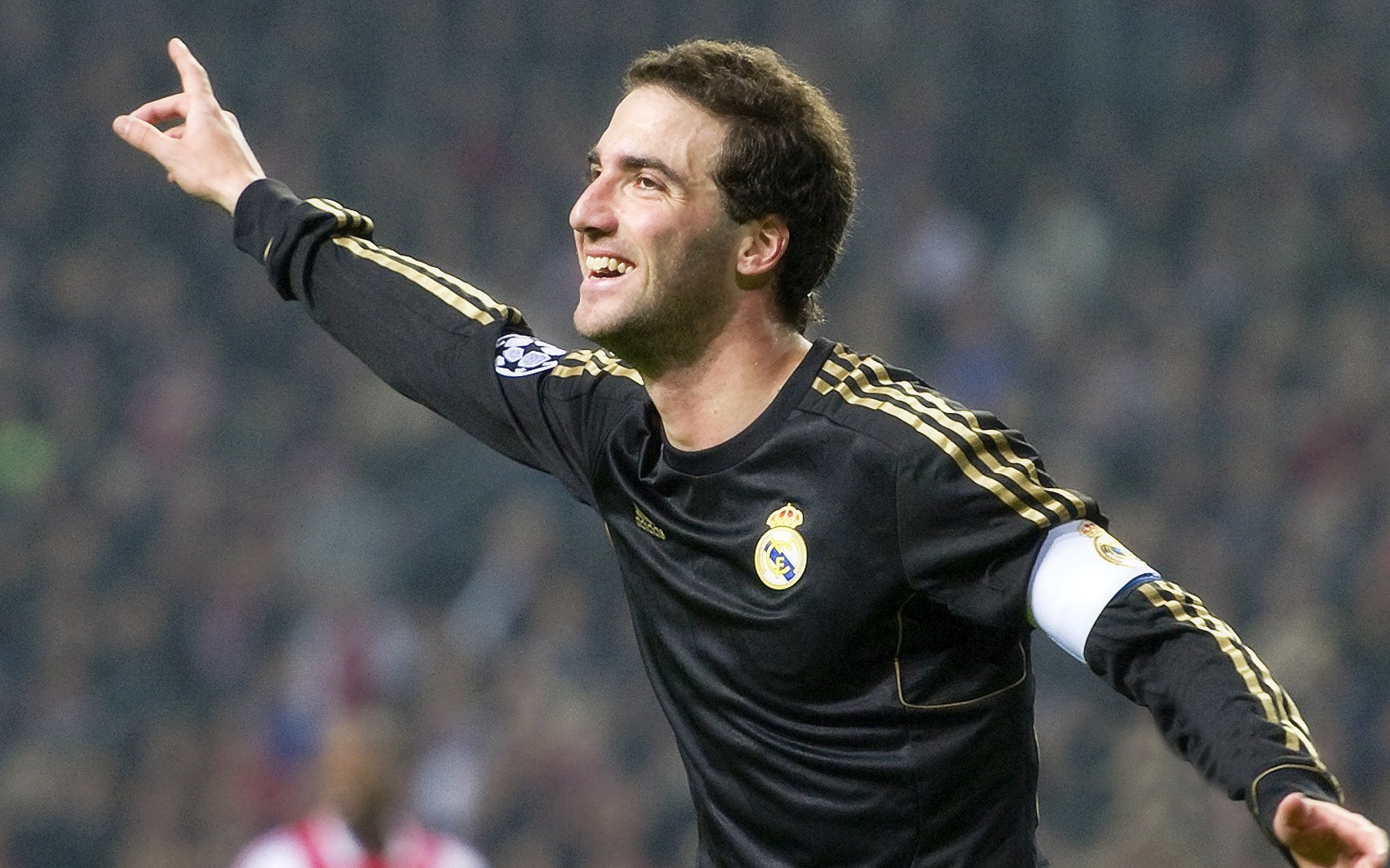 马赛以高压反抢主导比赛空间使用