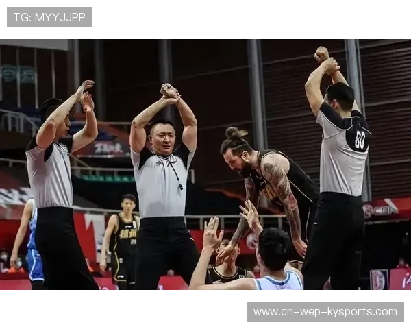 CBA豪门球队备战新赛季，冠军呼声渐起，cba豪车